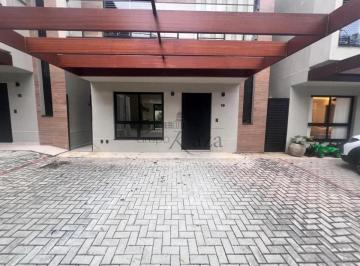Casa · 146m² · 3 Quartos · 2 Vagas · Casa em Condomínio - Bosque Urbanova - 3 Dormitórios - 146m².
