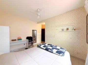 Casa · 213m² · 6 Quartos · 4 Vagas · Sobrado com Edícula e área gourmet, 6 quartos sendo 3 suítes à venda, com 248 m² na Humaita - Santo