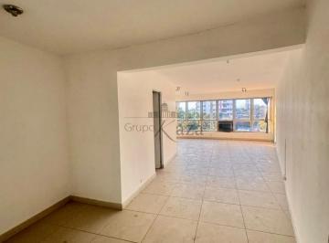 Comercial · 92m² · 1 Vaga · Sala Comercial - Edifício Saint James - Centro - 30m².