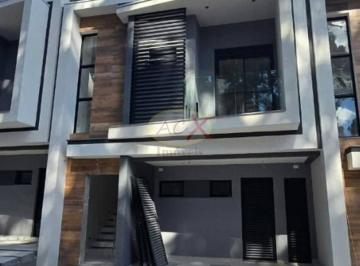 99d69e8105ac45d9c6295494dcf78defec8af71f · Sobrado com 4 dormitórios à venda, 179 m² por R$ 1.180.000 - Xaxim - Curitiba/PR