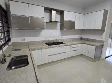 Casa · 167m² · 3 Quartos · 2 Vagas · Casa Padrão para Locação com 03 Dormitórios, 01 Tipo Apartamento, 167m² de Construção no bairro Jard