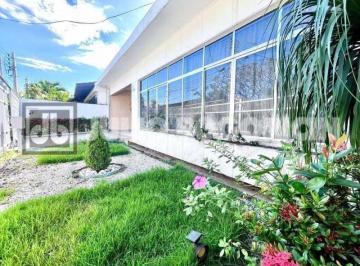 Casa · 324m² · 5 Quartos · 2 Vagas · Casa de rua : / Residencial / São Francisco