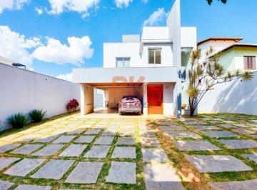 Casa · 320m² · 4 Quartos · 6 Vagas · Casa para venda em Trevo de 320.00m² com 4 Quartos, 1 Suite e 6 Garagens