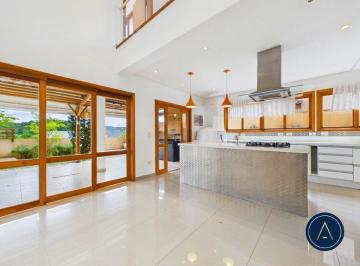 Casa · 258m² · 4 Quartos · Casa para aluguel - em Suru