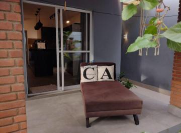 Casa · 250m² · 1 Quarto · 2 Vagas · Casa aconchegante, moderna e cuidadosamente reformada
