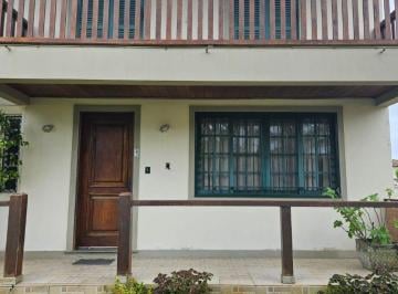 Casa de 3 quartos, Cabo Frio · Casa Duplex de Condomínio c/ Churrasqueira na Praia do Peró