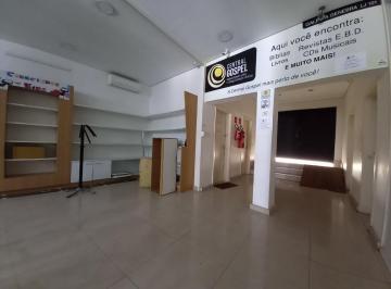 Comercial · 462m² · Loja com 230m², salão grande, com banheiro, bem localizada, na região central, próximo ao fórum João