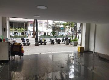 Comercial · 240m² · Loja para VENDA, com 240m² com mezanino e 2 subsolo, loja com porta automática Loja com mezanino e