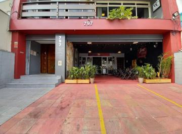 Comercial · 372m² · 9 Quartos · 5 Vagas · Linda casa/prédio na Aclimação à venda, com 372m² construídos, divididos em térreo e 2 andares Linda