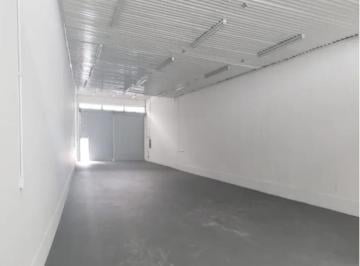 Comercial · 320m² · Loja na Liberdade com 320m², com copa e banheiros.      Loja na Liberdade com 320m², com copa e ba
