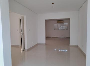 Comercial · 360m² · 10 Quartos · 5 Vagas · Casa Comercial com 360m², ótima localização com 10 salas, 3 banheiros,1 cozinha. Possui 5 vagas Casa