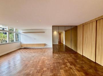 Apartamento de 3 quartos, Brasília · 3 suítes reformadíssimo SQS 313
