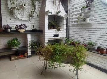 Casa de 2 quartos, Joinville · Casa á Venda, 2 Dormitórios, Mobiliado - Parque Guarani - Joinville