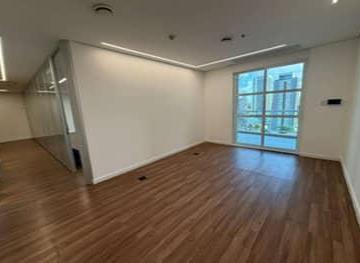 Comercial · 76m² · 4 Vagas · Sala comercial na Avenida Doutor Chucri Zaidan, 1550 - Conjunto 1508 • 76 m²