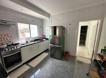 Casa · 260m² · 3 Quartos · 2 Vagas · Casa de Condomínio para alugar em Pinheirinho de 260.00m² com 3 Quartos, 3 Suites e 2 Garagens