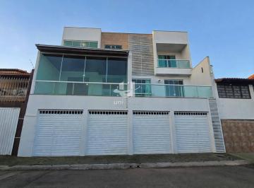 Fachada · Casa à venda no bairro Aeroporto | 3 quartos com suíte e closet
