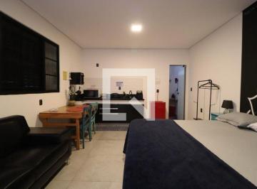 Casa · 100m² · 1 Quarto · 1 Vaga · Casa para Aluguel - Martins, 1 Quarto, 100 m² - Uberlândia
