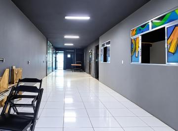 SALÃO COMERCIAL COM 350 m² DIVIDIDO EM 02 PARTES, 02 BANHEIROS.

*** IMÓVEL EM E · Ponto Comercial
