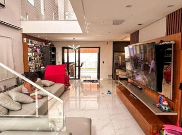 Casa de 3 quartos, Goiânia · Casa à venda com 238m² 3 Quartos sendo todas suíte em Goiânia - GO
