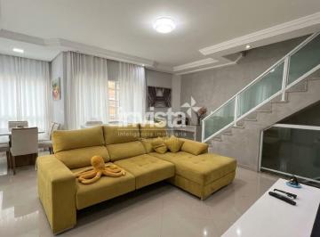 Casa · 135m² · 3 Quartos · 2 Vagas · Casa na Ponta da Praia com Piscina e Espaço Gourmet!
