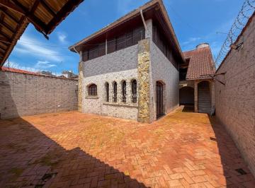 Casa · 230m² · 4 Quartos · 7 Vagas · Sobrado à venda no Bairro Jardim Real, Praia Grande, com 230 m² e 7 vagas