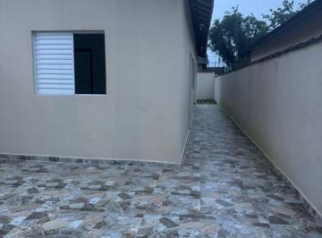 Casa de 2 quartos, Itanhaém · Casa à 1.8km da rodovia, com 2 quartos. Localizada em Itanhaém.