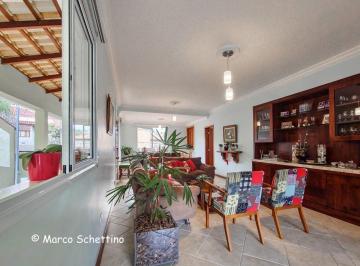 Casa · 340m² · 5 Quartos · 6 Vagas · Linda casa VENDA ou ALUGUEL  2 Pavimentos 340 m² 5 Quartos 1 Suíte 6 Vagas Estoril - Belo Horizonte
