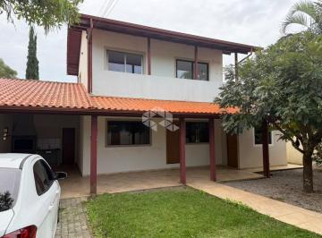Casa · 200m² · 5 Quartos · Casa com 5 quartos/dormitórios no bairro São João do Rio Vermelho, em Florianópolis - SC