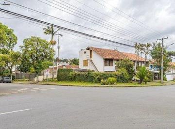 Casa de 5 quartos, Curitiba · Sobrado para venda em Mercês de 179.00m² com 5 Quartos, 1 Suite e 3 Garagens