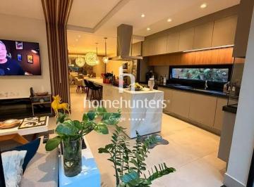 Casa · 324m² · 5 Quartos · 5 Vagas · Casa para alugar em Chácaras Silvania de 324.39m² com 5 Quartos, 5 Suites e 5 Garagens