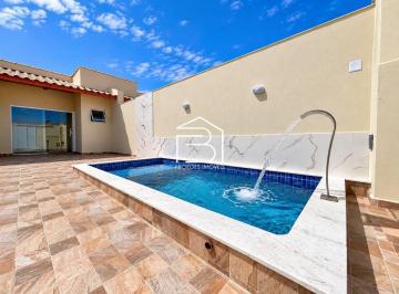 mjhl6s82ywrhyzqzotvmoddm_md · CASA MARAVILHOSA C/ PISCINA E 2 SUÍTES NA PRAIA DE ITANHAÉM R$ 379.000,00