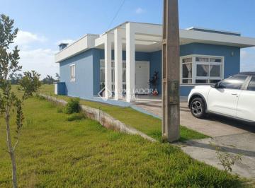 Casa · 119m² · 3 Quartos · 1 Vaga · Casa 3 dormitórios com suíte, lareira na sala e espaço para piscina ?Furnas - Balneário Gaivotas