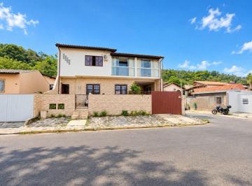 3e5338efcb25b789a81cbef5b0559d553f9d994a · Casa com 4 quartos em Biguaçu
