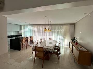 Casa · 203m² · 4 Quartos · 4 Vagas · Sobrado de alto padrão no Green Diamond