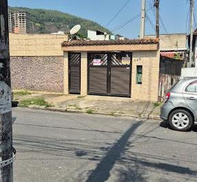 Casa · 350m² · 1 Quarto · 1 Vaga · Casa à Venda e Locação em Vila Voturuá - 350m² por R$890K