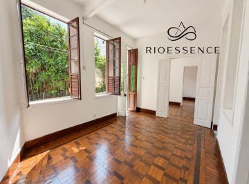Casa · 75m² · 3 Quartos · 1 Vaga · Casa de Vila à Venda no Catete com 75 m², Vaga, Planta Versátil e Sem Condomínio