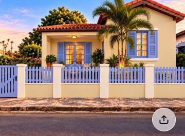Casa · 110m² · 2 Quartos · 1 Vaga · CASA MAIS QUE CHARMOSA, EXCELENTE LOCALIZAÇÃO EM VINHEDO, 2 QUARTOS, 1 BANHEIRO.