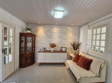 Casa · 190m² · 3 Quartos · 2 Vagas · Casa com piscina e 3 dormitórios no São Vicente