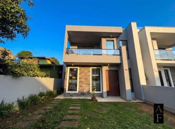 Casa · 113m² · 3 Quartos · 1 Vaga · Casa à venda no bairro Pinguirito - Garopaba/SC