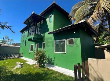 Casa · 260m² · 3 Quartos · Casa com Excelente Área Externa, Piscina e Integração com a Natureza