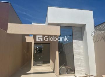Fachada · Casa em Montes Claros, no bairro Acácias, à venda.