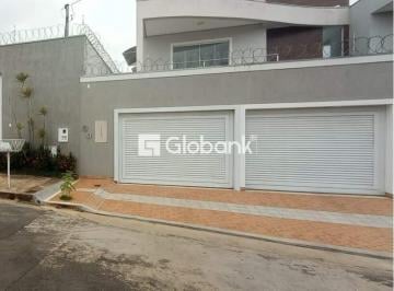 Fachada · Casa em Montes Claros, no bairro sapucaia, à venda.