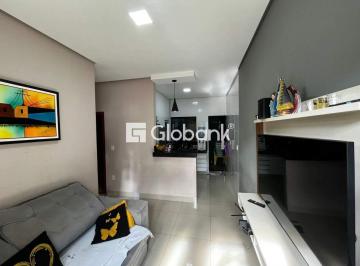 Sala de Estar · Casa à venda em Jardim Primavera com 55m², 2 Quarto(s), 1 Suíte(s).