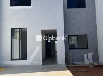 Frente · Vendo ótima casa no Ibituruna