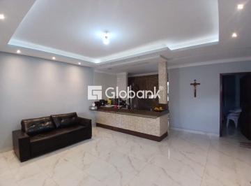 Photo 1 · Casa residencial à venda em Montes Claros (MG) – 4 quartos, 2 suítes, quintal