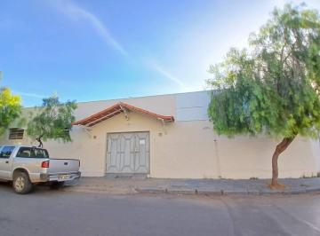 Fachada · Casa comercial para locação com 12om², no bairro Santa Rita com 7 salas e 3 banh