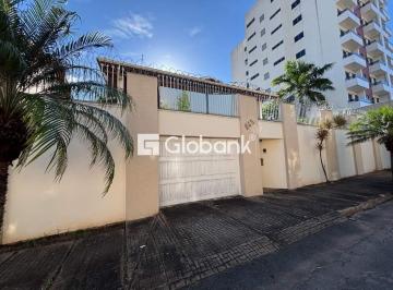 Fachada · Casa com 5 quartos, sendo 1 suite, 6 banheiros, 5 vagas de garagem, no bairro Sã