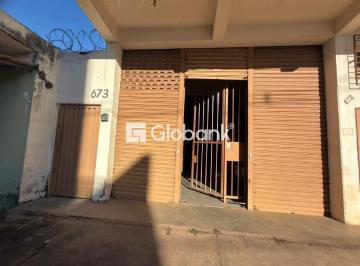 Photo 1 · Ponto comercial para locação em Montes Claros com 2 salas e 1 banheiro