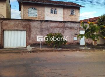 fc0f2be2-db0f-4648-ba9b-0cf7d4c9e79d · Casa em Montes Claros, no bairro Jardim Panorama, à venda.