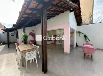 Photo 1 · Casa comercial para venda em Montes Claros - MG, localizada no bairro Centro